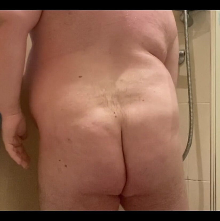 Chub toys: Yumuşak yarağımla biraz duş zamanı, parmaklama, göbek oyunu. Zevk almak!