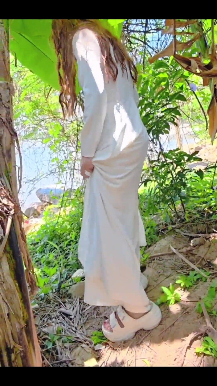 Suriokawa: คืบคลานเย็ดอย่างรวดเร็วกับ Ao Dai ในกล้วยหนาโดยชายหาด - ตอน 1