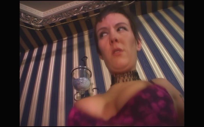 Dirty Threesome: Vintage trójkąt podwójnie penetrujący chuda milf
