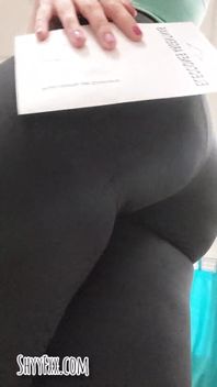 La gauchita argentina soddisfa il suo dovere civile