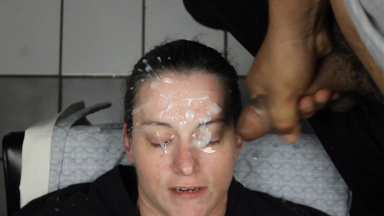 Dirty Dees: Dirty Dees adora tratamentos faciais