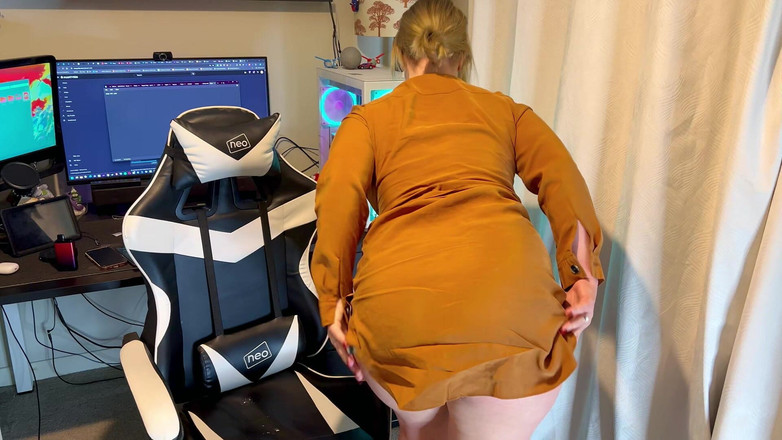 JessieHH: Šukání prsou, můj šéf, abych si udržel moji práci