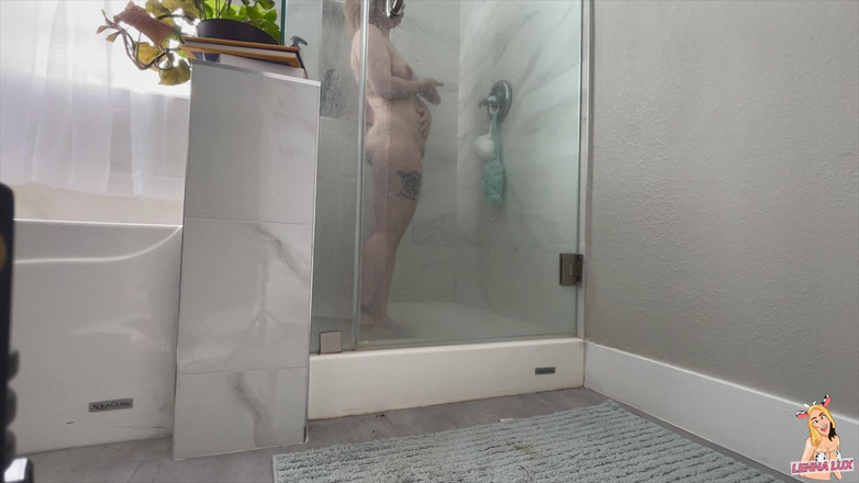 Lenna Lux: Snot rakiet po szczotkowaniu zębów