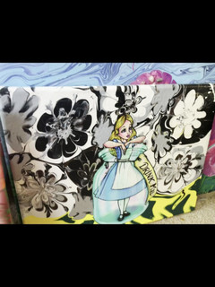 Suzy Wylde: Suzy Wylde는 예술과 사용할 수 있는 아이템을 만드는 창조자입니다.