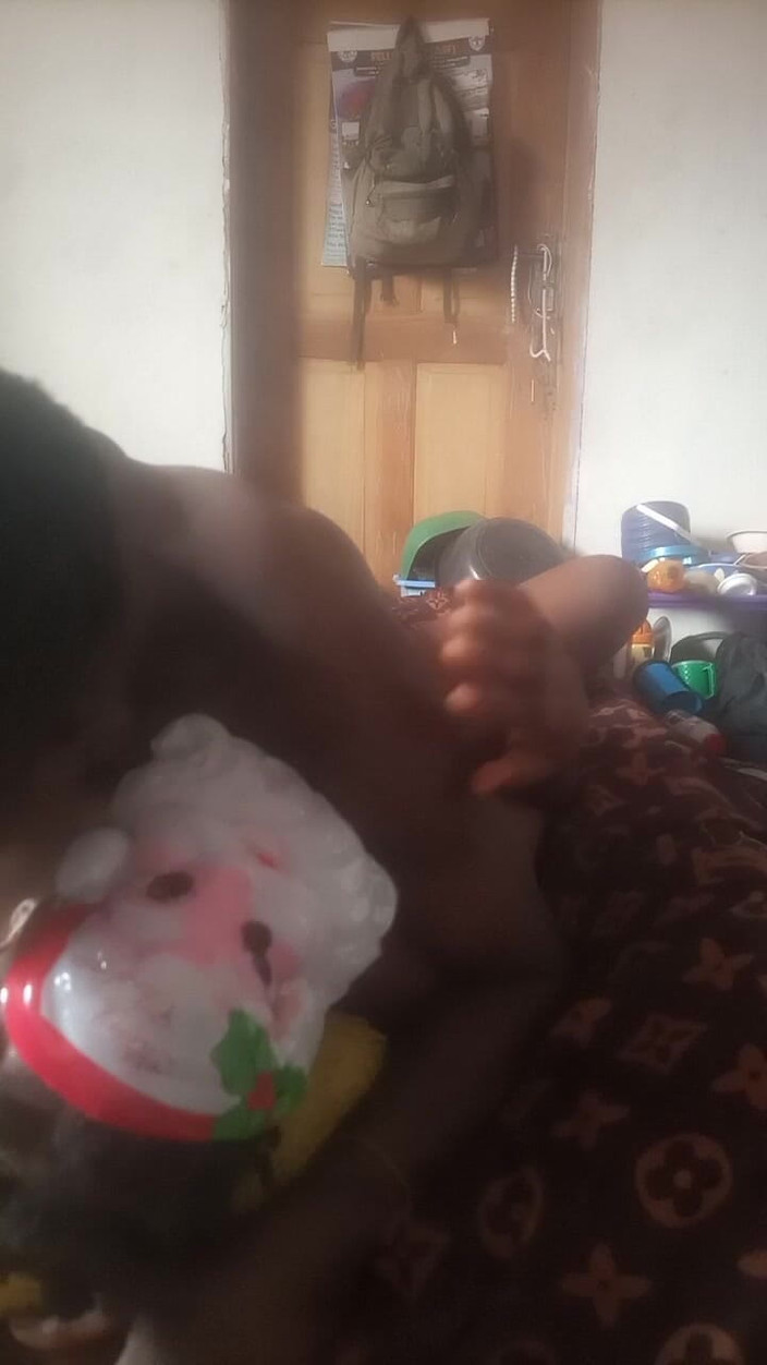 Oladi plenty tv: Une Fille Avec Les Plus Gros Seins Se Fait Baiser...