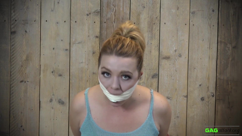 Gag Attack: Stardust - pita mikrofoam disedak