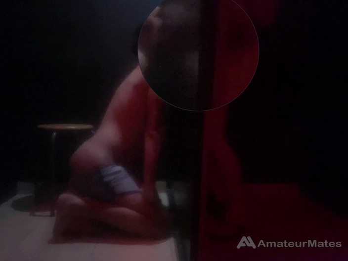 AmateurMates: Amatorzy przyłapani na zabawie w ciemni i przez Glory Hole