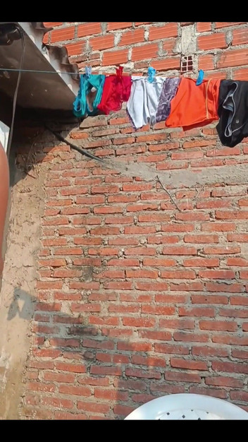 Karely Ruiz: Adik tiri panas dalam seluar pendek seksi, pipi pantat itu...