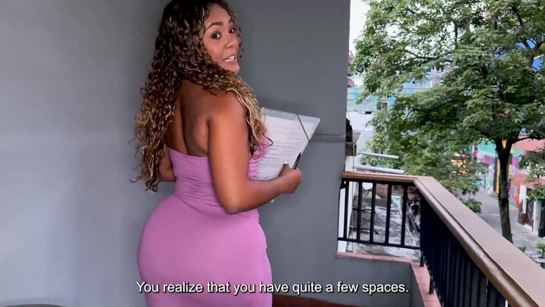 Carla Morelli: Propertysex Ebony fastighetsmäklare bedövning kropp rider stor kuk turist letar...