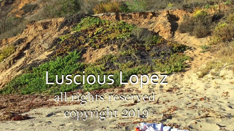 Luscious Lopez: Сочная Lopez в белых стрингах, трико