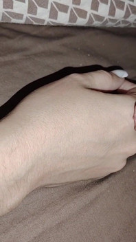 Tocó La Mano De Mi Hermanastra Con Mi Polla