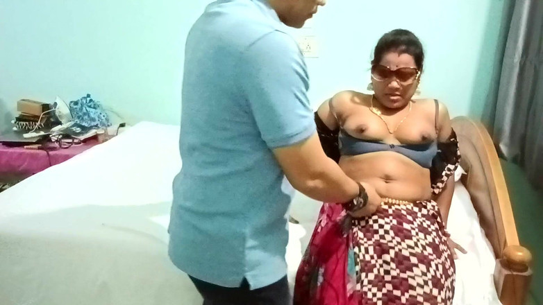 Popmini: インドのオフィスボスディーパックは、女性マネージャーとのロマンチックなホットセックス