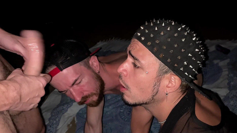 Maxence Angel: Seks threesome leo, sergio dan maxence ngentot di bukit pasir...