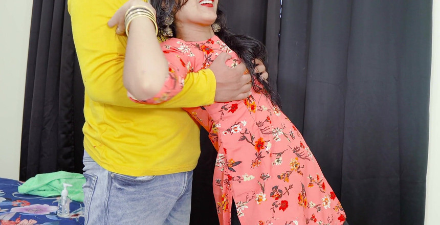 Your Priya: Chica india aceitada y cachonda