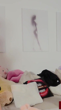 Elana a Kyle hrají striptýz, hází penisem
