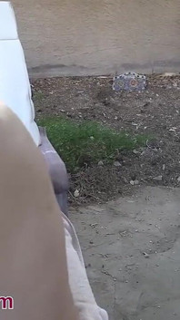 Obrovské kozy a tlustý zadek vytéká z mikro bikin