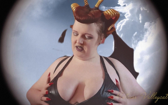 Mxtress Valleycat: Cosplay Day Drain