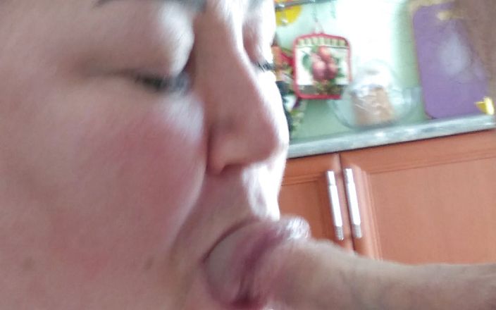 Sweet July: Svärmor älskar det när jag fyller hennes mun med sperma 14