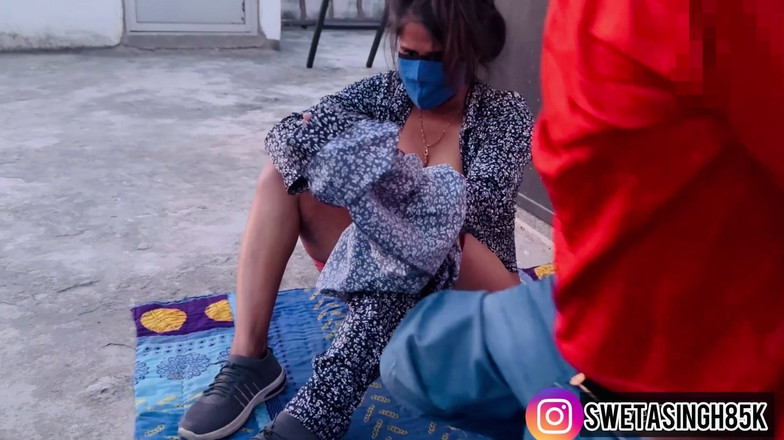 Swetasingh: Karımı çatıya çıkardım ve onu iyice siktim