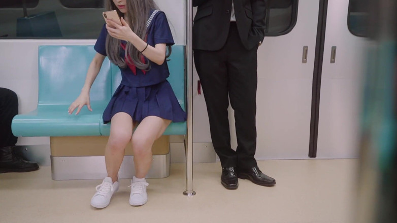 Asian Milfs n Teens: Čínská studentka byla ošukaná ve vlaku - Perv Milfs n Teens