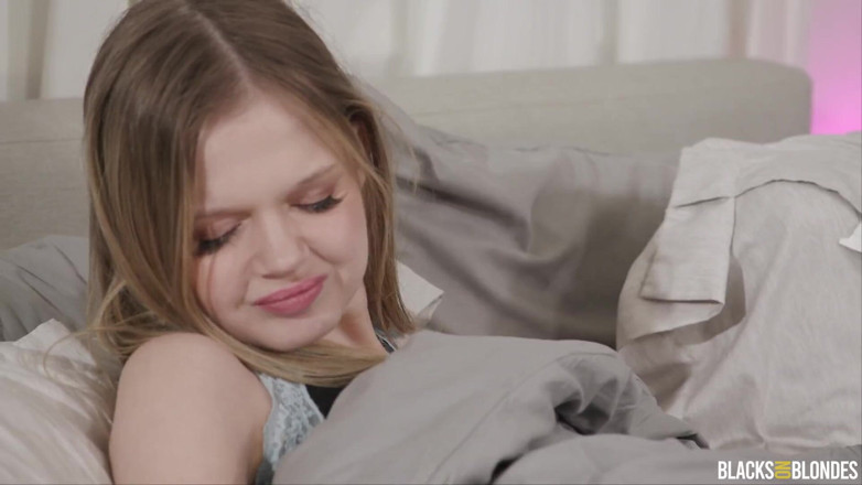 Blacks On Blondes: Blacksonblondes - la agente inmobiliaria Greycee Baybee está baja por una...