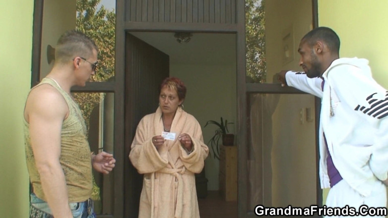 Grandma Friends: Intercambio inesperado