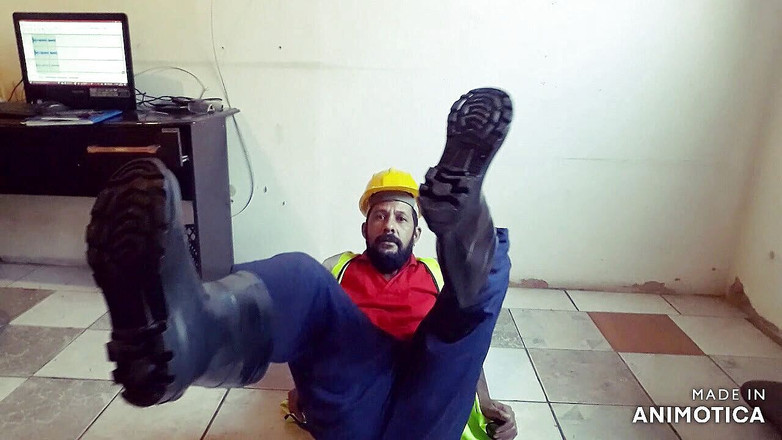 Stink HairyMale: 工人玩耍