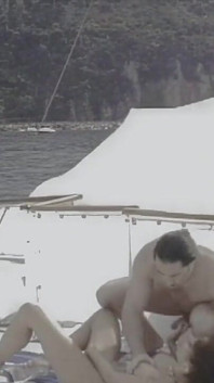Un Pompino in Alto Mare, Con Sesso Anale Su Una Barca.