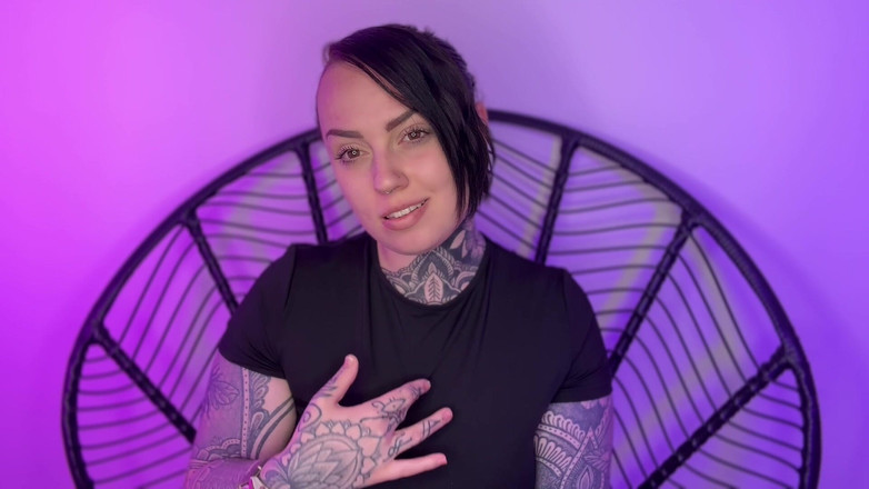 Miss Valentina: Пытки яиц и трах