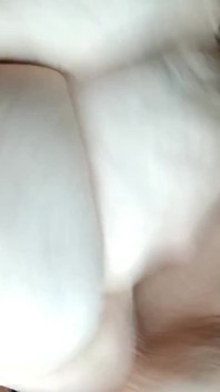 멈추지 않고 시오후키하는 뚱뚱한 배