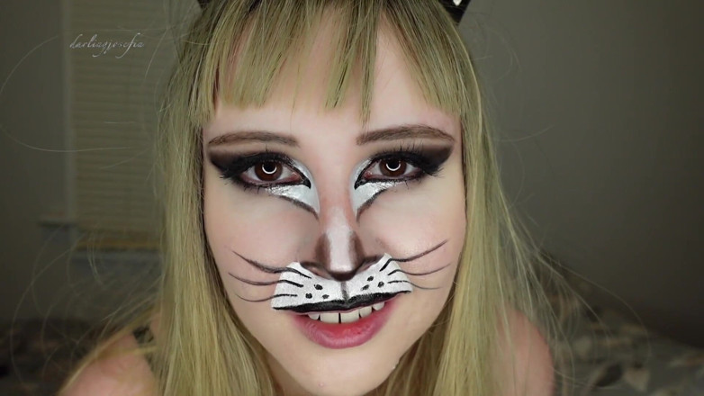 Darling Josefin: 良い子猫か悪い猫のシシープレイか