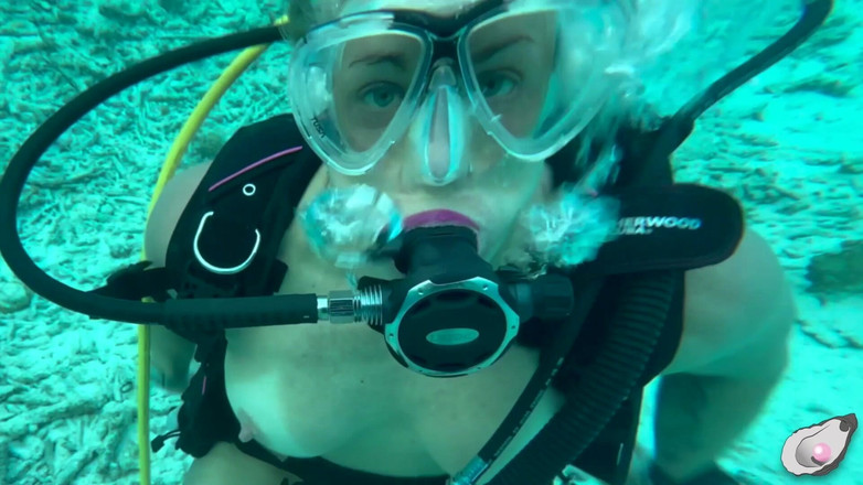 Mistress Pink Pearl: 超女在博内尔遇到最饥渴的章鱼