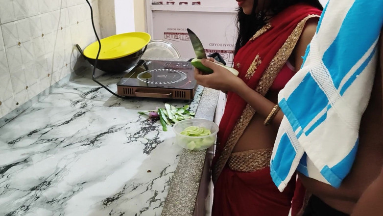 Annumastani: Sexy Bhabhi sedotta da Dever in fatto in casa