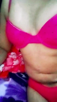 Hintli eşcinsel travesti gaurisissy pembe balayı iç çamaşırlı xxx seks