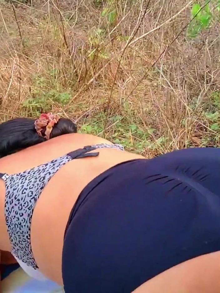 Marys: Panenská nevlastní dcera zkažená opouští farmu pod šukáním pracovníka