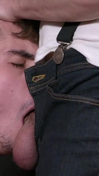 Piggy Twink sub spanked e fodida separados por Josh Milk
