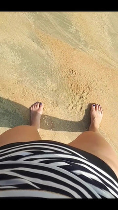 FrauleinP: Beach Pee Desperation