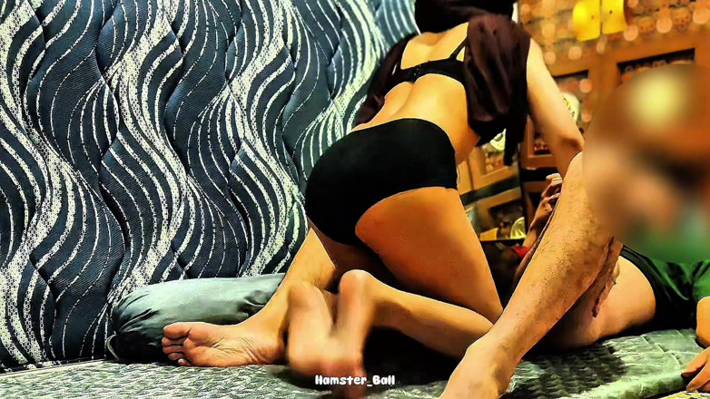 Hamster_Ball: Une amatrice malaisienne indienne que j’ai baisée avec son hijab