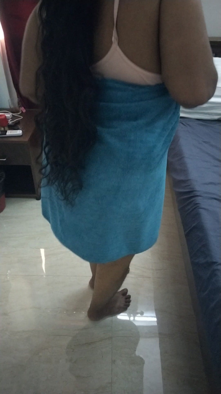 Benita sweety: Hot Towel Dance