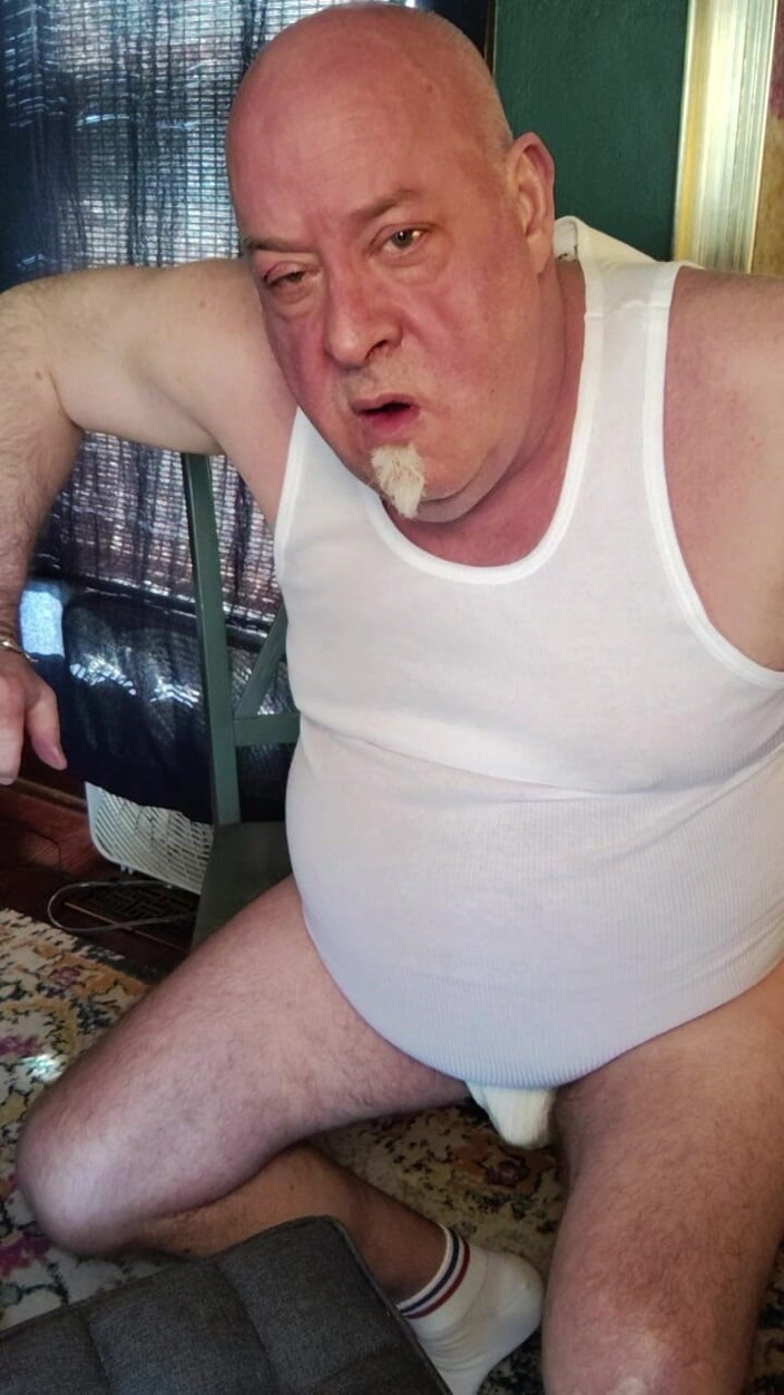 beardaddychub: Stepdad Shows Stepson How He Likes It!