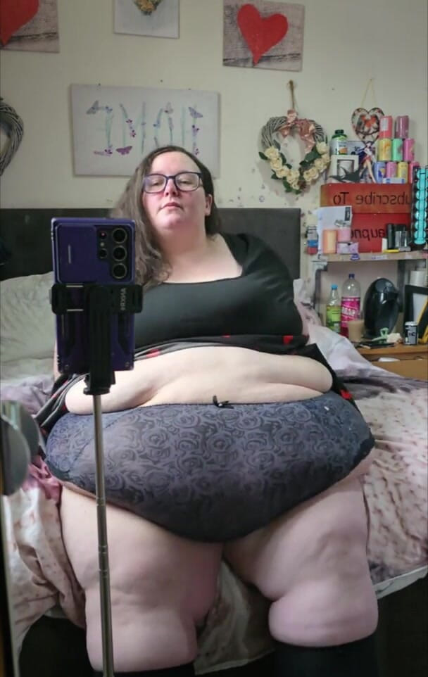 SSBBWLadyBrads: SSBBW bBW bauchgöttin badezimmer-strip