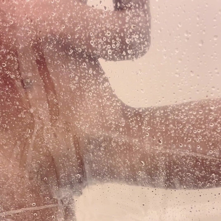 Emilycreams1: Shaving in the Shower