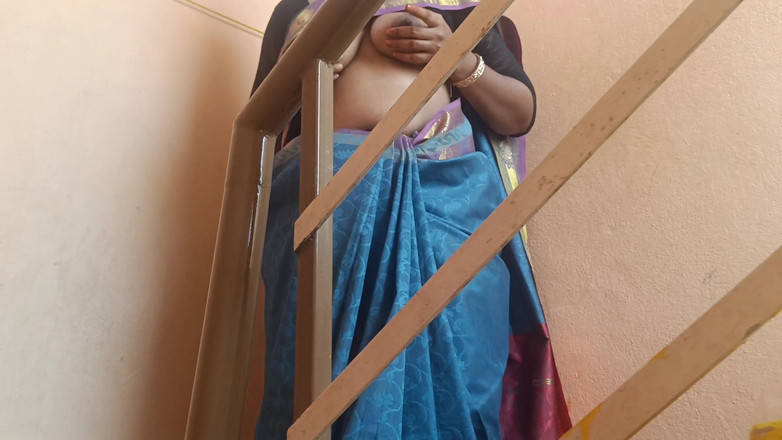 Inba: 階段で構造を示す隣人の既婚女性