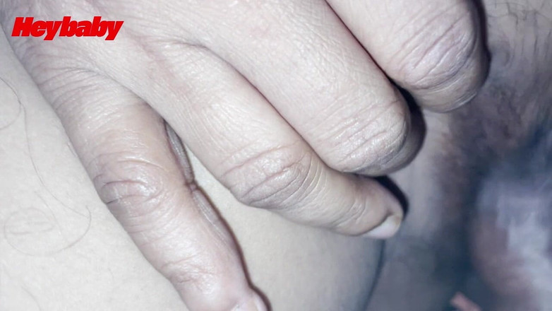 Heybaby: ベイビーやベイビーガールが、バスルームで立ったままセックスを切望しているときのホットでハードコアなセックス