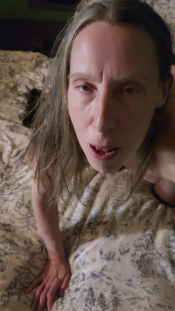 Goode Girl: Gadis baik-baik mengisap kontol suami