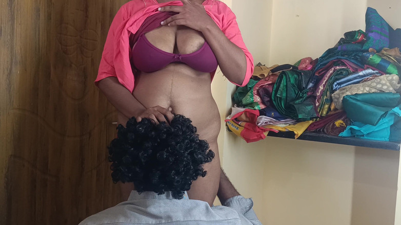 Laxi ammu: 舔阴女大学生