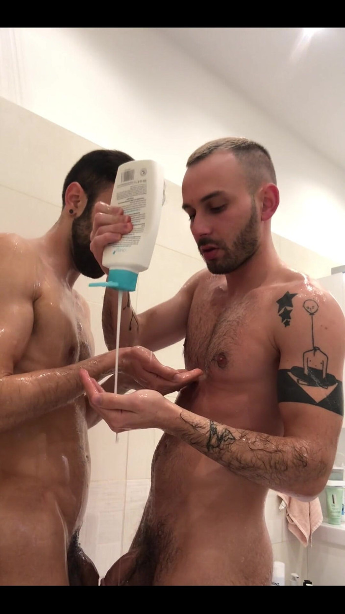Zeus Ray: Bersenang-senang dengan teman italia