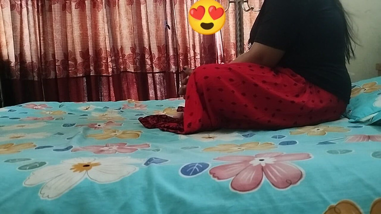 Teensex: Desi Hausfrau Mit Großen Gebogenen Möpsen Fickte Großen Schwanz.