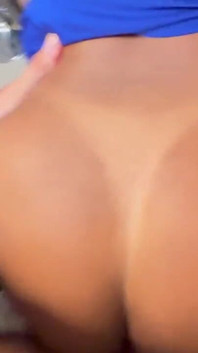 Calda ragazza pazza del cazzo al club.