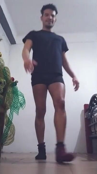 trebol_Jess: saspensar aur stro men seksi vyayaam ant men